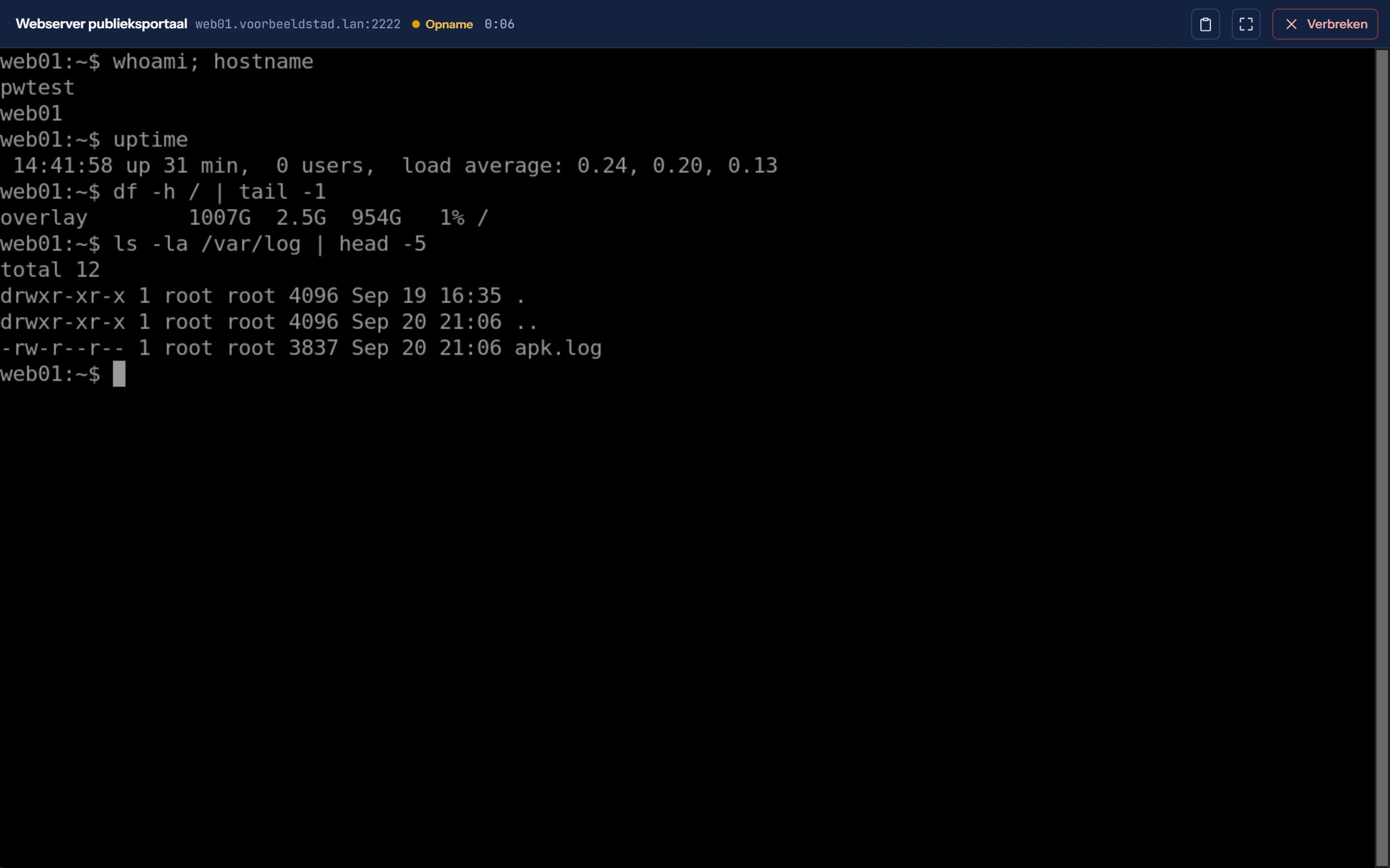 Een SSH-sessie in de browser naar web01, met opname-indicator en timer